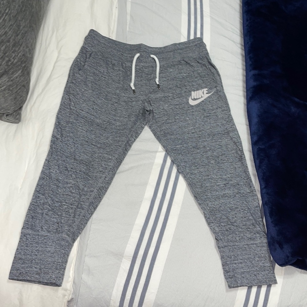 Nike capri joggers